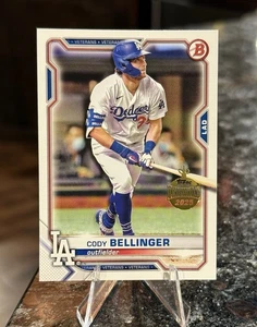 2025 Topps Holiday CODY BELLINGER 2021 Bowman ORIGINALS BUYBACK GOLD FOIL STAMP - Bild 1 von 2
