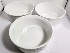 Corningware F-1-B 2,5 Quart/2,35 l runde französische weiße gerippte Keramik Auflaufform - Bild 1 von 8