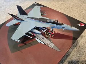 JC Wings 1:72 Military Series JCW-72-F18-012 F/A-18E USN VFA-14 Tophatters - Picture 1 of 5
