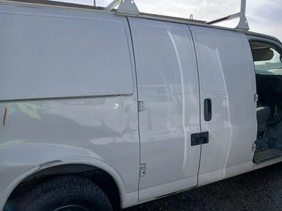 Conjunto de puerta trasera derecha usado lado trasero se adapta a: Chevrolet Express 2500 2013 furgoneta hi Foto 1 de 4