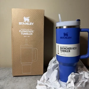 Stanley Iris blau Flowstate Löscher H2O Becher mit Griff 30 Unzen - NEU O/BOX - Bild 1 von 13