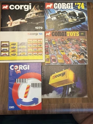 LOTE CATÁLOGO DE VEHÍCULOS DE JUGUETE CORGI 1974,1979,1972,84,81,85 Foto 1 de 2