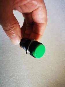 1pcs New IDEC round button AB6M-M2G Green - Picture 1 of 2