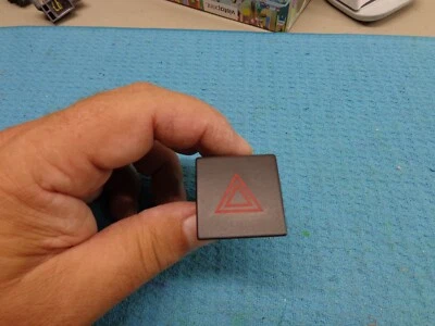 HUMMER H3 H3T 06 07 08 09 10 HAZARD BOTÃO INTERRUPTOR 4 VIAS - Imagem 1 de 4