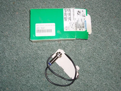 Telemecanique Proximity Switch Sensor XS612B1NBL2, NIB, Free shipping! - Image 1 of 3
