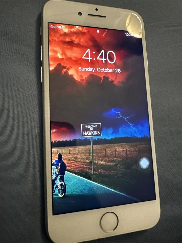 iphone 7  - Image 1 of 2