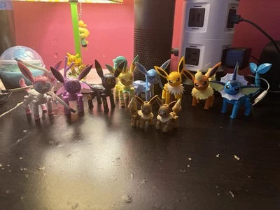 Eeveelution LEGO Minifigures - Image 1 of 4