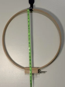 De colección 18" Grande Redondo Aro Madera Edredón Bordado Hecho a Mano Ala Tuerca Tornillo - Imagen 1 de 2