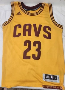 Camiseta Lebron James 23 1014 Adida Swingman Cleveland Cavaliers NBA Talla Pequeña - Imagen 1 de 17