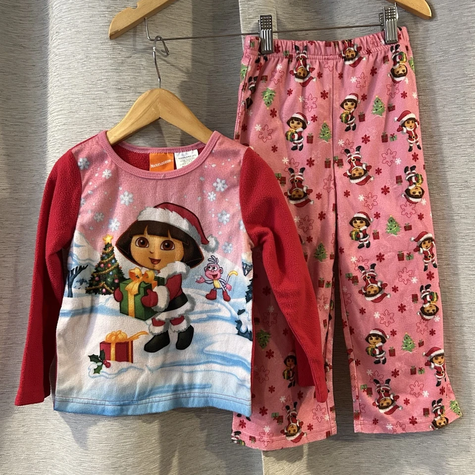 Conjunto Natal Dora The Explorer 2 Peças Pj Tamanho 4t Nickelodeon Vermelho e Rosa - Imagem 1 de 4