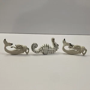 Distressed White Seahorse 1 Metal Cabinet Drawer Knob Pull Nautical 2 Mermaids - Picture 1 of 11