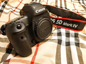 Canon 5d Mark IV Body Only | Under 5000 Shutters! Barely Used. - Picture 1 of 8