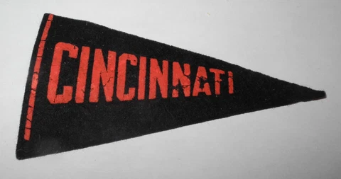 1936 BF3 NCAA Football University Cincinnati Bearcats Pin Souvenir Mini Pennant Cover