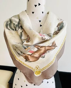 Hermès foulard / carré "Les robes" en soie à fond crème et bordure marron - Imagen 1 de 5