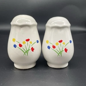 Vintage Original Tulips Flowers Salt and Pepper Shakers Taiwan - Picture 1 of 8