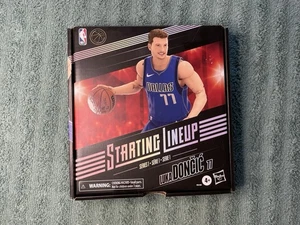 Starting Lineup Modellino Luka Doncic NBA Series 1 Dallas Mavericks 6,5” Nuovo - Foto 1 di 9