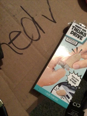 Premier Finds Handy USB Thumb Drive Digital Storage Gag Gift Joke Funny 256 MB- - Image 1 of 2