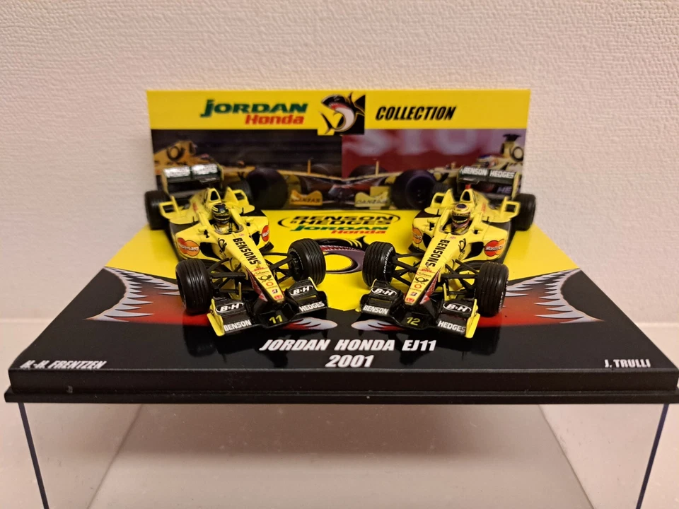 SET 2 AUTO 1:43 JORDAN HONDA EJ11 2001 FRENTZEN TRULLI FULL BENSON HEDGES LIVREA - Immagine 1 di 4