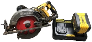 Dewalt Flexvolt 60V 7 1/4" Worm Drive Stytle Saw Cordless Kit DCS577 - Picture 1 of 12