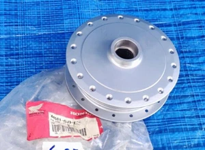 HONDA SH 50 FIFTY SCOPPY MOZZO RUOTA ANTERIORE 44601-GJ3-600 FRONT WHEEL HUB NOS - Imagen 1 de 8
