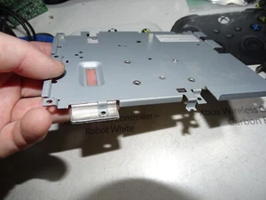 Disipador térmico placa de metal Sega Dreamcast HKT-3020 ^ modelo 2^ SOLO-Top MB-Lectura limpia - Imagen 1 de 11