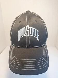 Ohio State schwarze Baseballmütze mit weißem gesticktem Schriftzug. Verstellbarer Rückengurt - Bild 1 von 9
