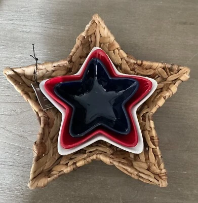 Pier 1 Imports Star Servir Cuencos y Cesta Tejida Rojo Blanco Azul Patriótico Foto 1 de 4