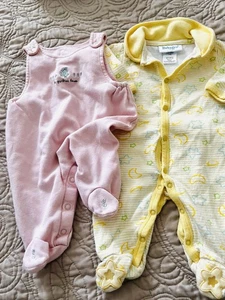Pagliaccetto unico bambina taglia NB -0/3 Mos rosa piedi gialli vintage - Foto 1 di 10