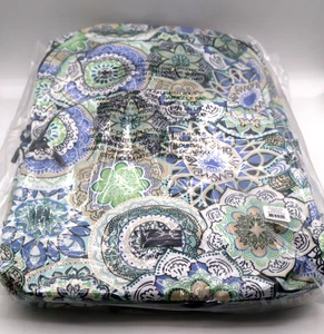Vera Bradley SKETCHED MEDALLION Essential großer RUCKSACK recycelt LIGHTEN UP neu mit Etikett - Bild 1 von 6