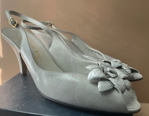 VTG Lt grey Bruno Magli peep toe slingbacks w-flower detail. 8.5N. Never worn! - Picture 1 of 10