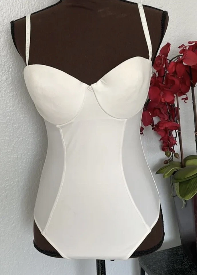 Nuevo con etiquetas Body La Perla Italia Blanco Convertible Tanga $429 34B 36B 34C 38C Foto 1 de 4