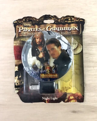 Piratas del Caribe Dead Men Tell No Tales Night Light Foto 1 de 2