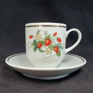 Vintage Avon Erdbeeren Porzellan Halb Cemi Tasse & Untertasse - Bild 1 von 9
