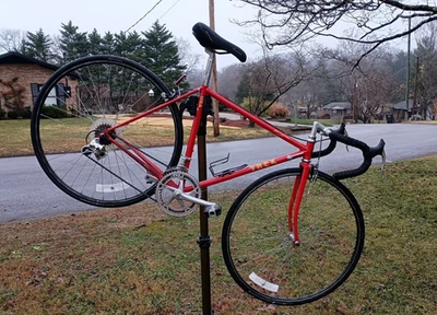 Bicicleta de Carretera TREK 460 De Colección, Roja, Acero, Cuadro 49 cm, Rueda 700c, 12 Velocidades Foto 1 de 4