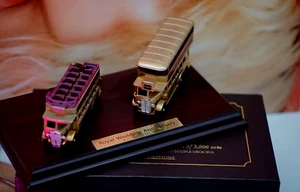Queen Wedding Golden Jubilee Westminster Limited Edit Buses Ornaments 24ct - Picture 1 of 17