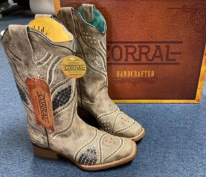 Womens Corral LD Embroidery & Studs & Crystals Western Cowboy Boots Sz 6.5 NIB - Picture 1 of 9