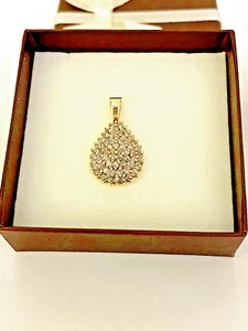 COLGANTE VINTAGE DE ORO AMARILLO DE 10KT Y MOISSANITA EN FORMA DE LÁGRIMA - Imagen 1 de 1