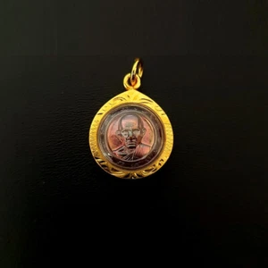 Colgante Phra LP Ruay Wat Tako Talismán Moneda Enchapado en Oro Buda Tailandés Amuleto - Imagen 1 de 2