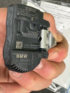{4} 2023 OEM Mini Cooper S EV TPMS Tire Pressure Sensors BMW 305A4B31 * NEW COND - Picture 1 of 5