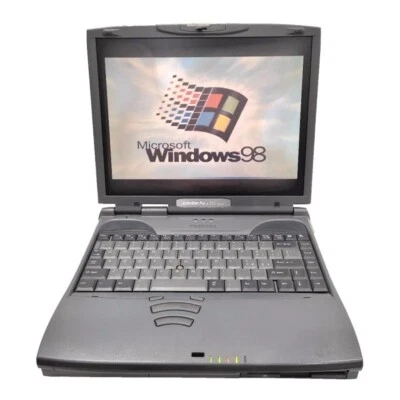 Notebook PC Portatile Toshiba WINDOWS 98 Seriale Pentium 3 500 Mhz Floppy 22014 - Immagine 1 di 4