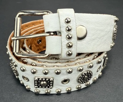 VTG Sand Castle New York Belt Womens 43 In Long White With Silver Accents Beaded - Image 1 of 4