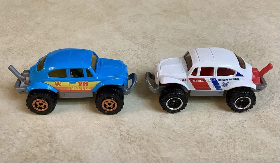 Lote De 2 Matchbox Volkswagen Beetle 4x4 Años 60 Off Road Baja Bug 2025 Azul Y Blanco Foto 1 de 1