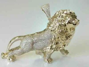 Colgante de diamantes de corte redondo de 3 quilates creados en laboratorio enchapado en oro amarillo de 14 quilates para hombre - Imagen 1 de 4