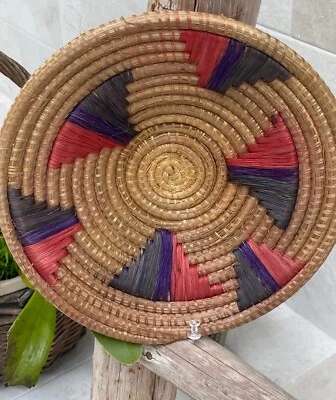 VERY OLD STRAW RYE Coiled 4 Color Died and HANDWOVEN BASKET AMERICAN FOLK ART - Image 1 of 4