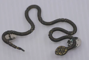 BRASS TONED SNAKE FIGURAL BROOCH, 2.5 INCHES JEWELRY - Picture 1 of 3