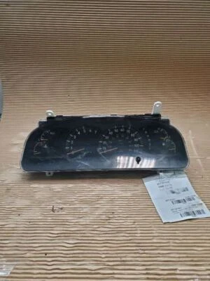 00-02 Velocímetro MPH Cluster com Tacômetro 8 Cilindros Compatível com TUNDRA  - Imagem 1 de 4