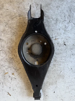 Brazo de control de montaje de resorte inferior lado izquierdo trasero Ford Flex 2009-2019 Foto 1 de 4