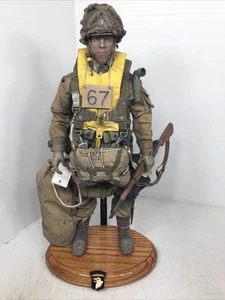 1/6 CUSTOM WW2 US 101ST AIRBORNE PARATROOPER LT. DICK WINTERS “BAND OF BROTHERS” - Picture 1 of 24