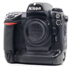 Nikon D2X DSLR Camera 12.4MP Excellent Condition Low Shutter Count Free UK Post - Picture 1 of 4