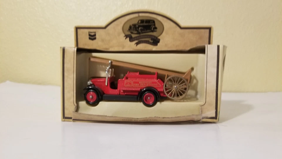 1934 Dennis Fire Engine London Die Cast Metal Model - Lledo Days Gone 12004 - Image 1 of 4
